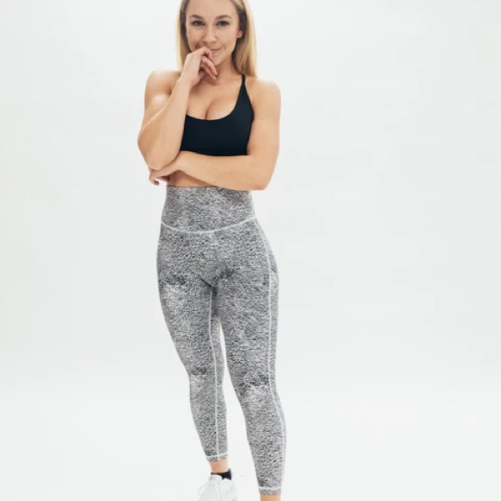 Ptula The Pixel Legging: 23”. - Small